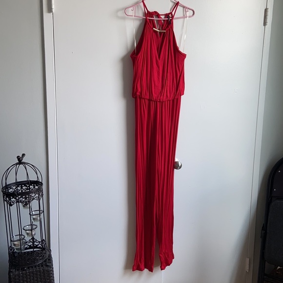 Stunning red hot jumpsuit! 🔥🔥 - Picture 3 of 3